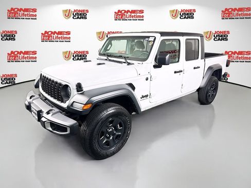 Used 2024 Jeep Gladiator Sport AWD/4WD image 11