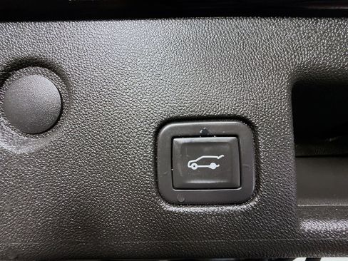 Used 2022 Chevrolet Equinox LT image 41