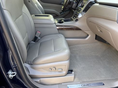 Used 2018 GMC Yukon SLT w/ Premium Edition RWD image 13