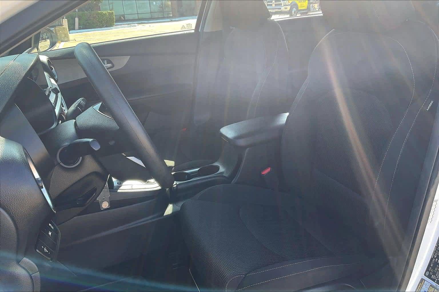 Used 2021 Kia Forte LXS FWD image 9