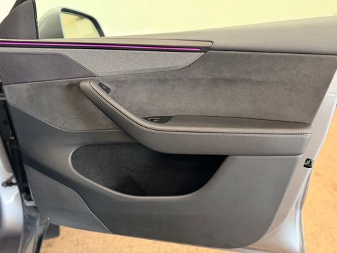 Used 2026 Tesla Model Y AWD image 19