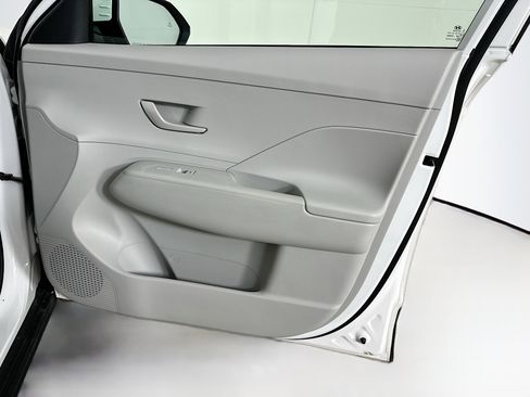 Used 2024 Hyundai Kona SEL image 30