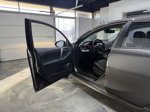 Used 2010 MAZDA MAZDA3 s image 9