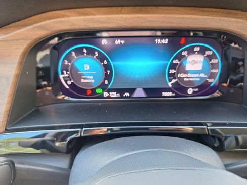 Used 2025 Volkswagen Atlas SE image 15