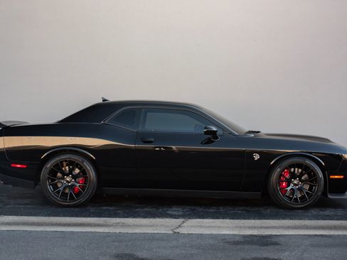 Used 2019 Dodge Challenger SRT Hellcat w/ Laguna Leather Package image 7