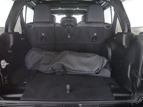 Used 2025 Jeep Wrangler Unlimited Rubicon AWD/4WD image 29