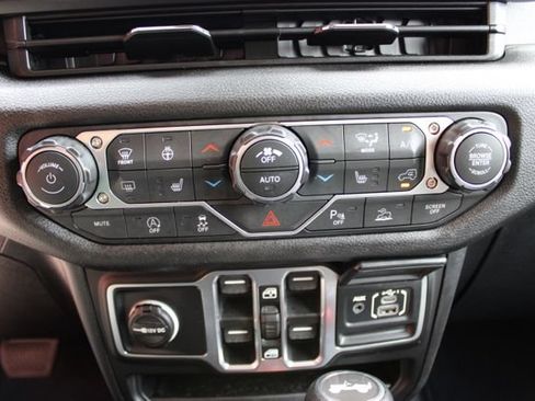 Used 2026 Jeep Wrangler Unlimited Sport AWD/4WD image 25