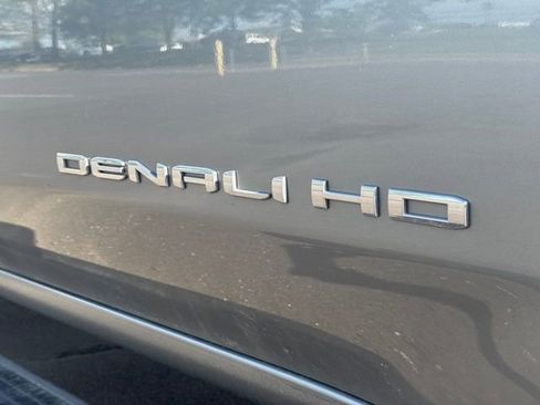 Used 2025 GMC Sierra 3500 Denali Ultimate AWD/4WD image 11
