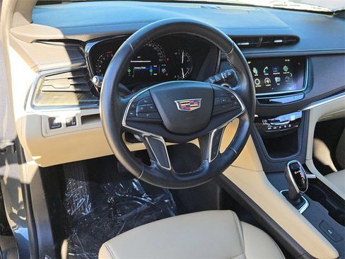 Used 2019 Cadillac XT5 FWD image 19