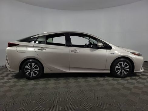 Used 2019 Toyota Prius Prime Advanced FWD image 10