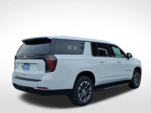 New 2026 Chevrolet Suburban LS RWD image 3