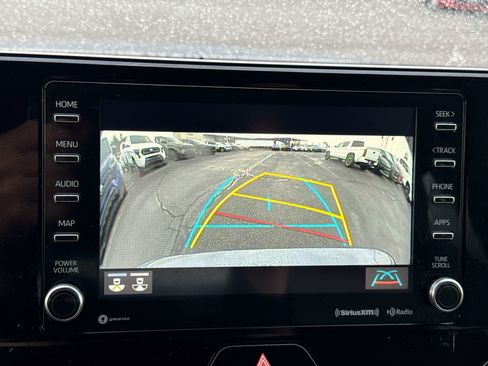 Used 2021 Toyota Venza LE image 22