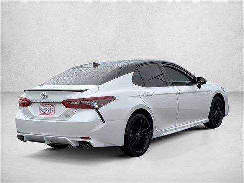 Used 2022 Toyota Camry XSE FWD image 5