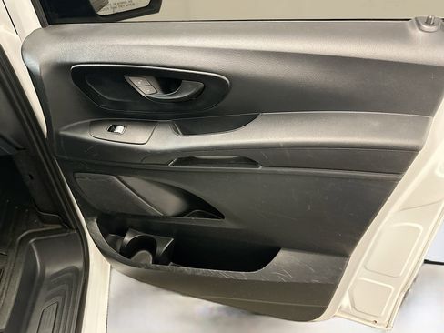 Used 2021 Mercedes-Benz Metris image 31