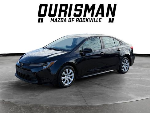 Used 2024 Toyota Corolla LE FWD image 2