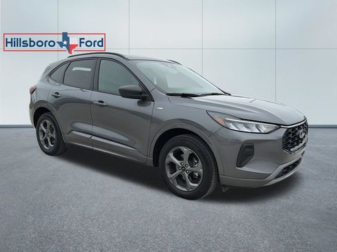Used 2024 Ford Escape ST-Line w/ Tech Pack #1 AWD/4WD image 4