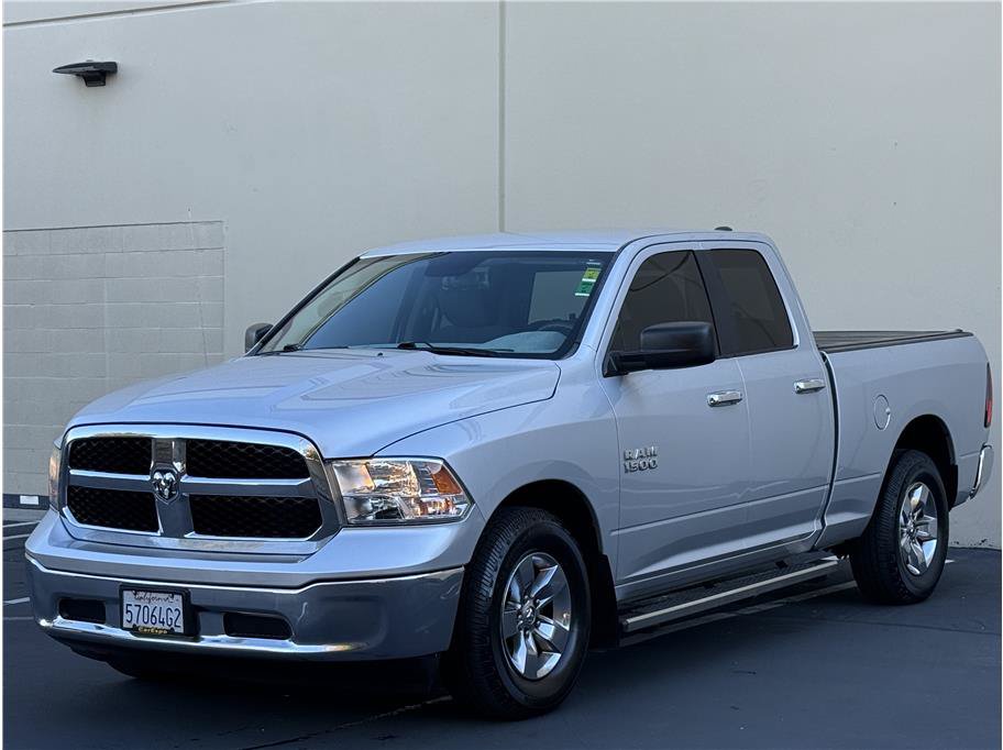 Used 2017 RAM 1500 Classic SLT RWD image 3