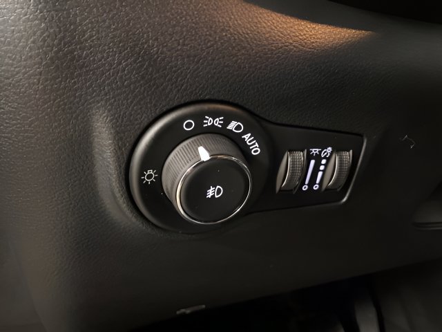 Used 2026 Jeep Compass Latitude AWD/4WD image 30