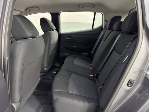 Used 2025 Nissan Leaf S image 34
