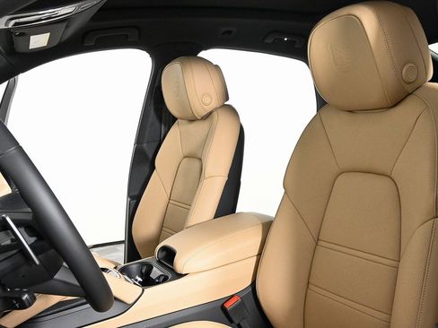 New 2026 Porsche Cayenne Coupe image 6