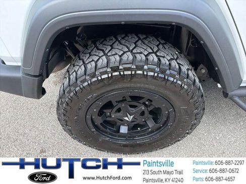Used 2025 Jeep Wrangler Unlimited Sport AWD/4WD image 13
