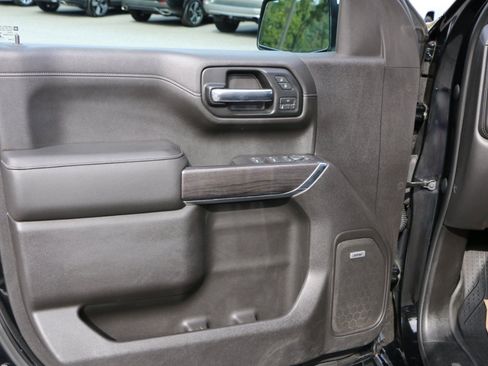 Used 2019 Chevrolet Silverado 1500 LTZ w/ LTZ Premium Package AWD/4WD image 16