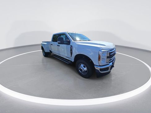 New 2026 Ford F350 XLT image 2