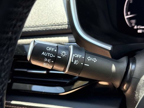 Used 2023 Acura MDX SH-AWD w/ Advance Package image 40