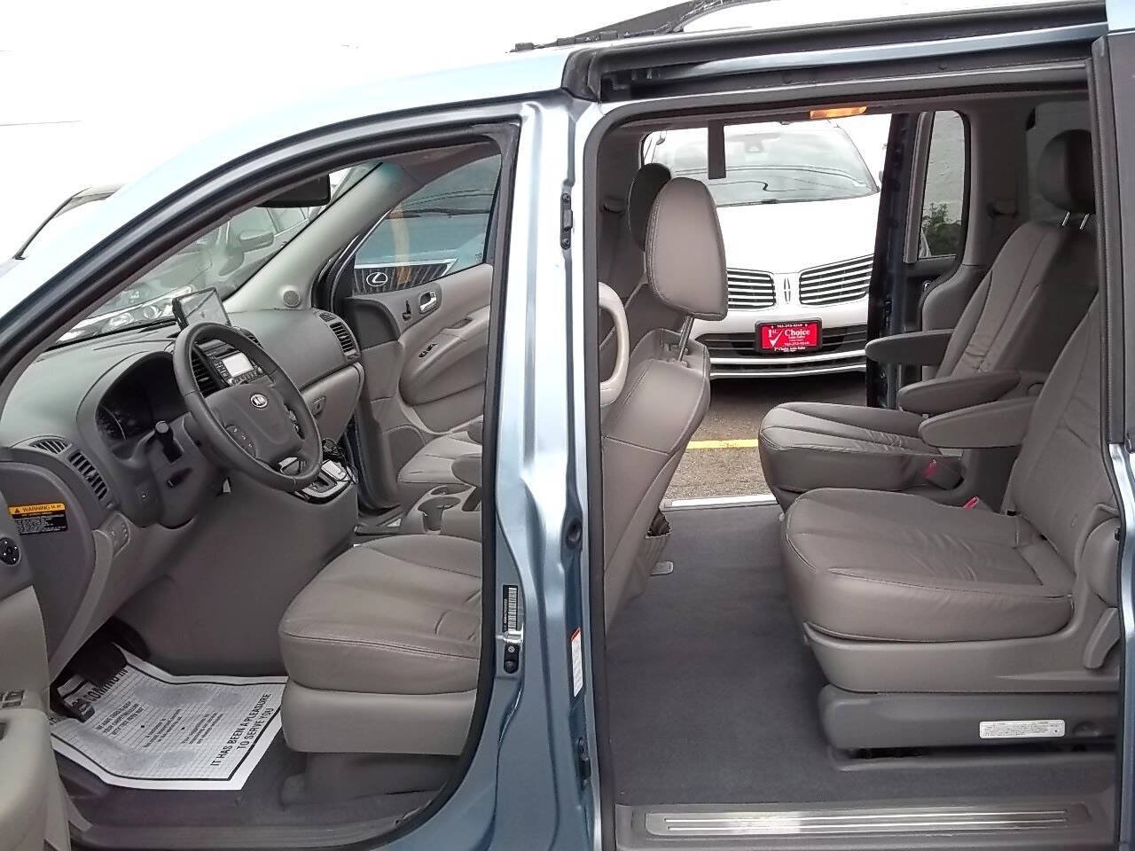 Used 2012 Kia Sedona EX w/ Luxury Pkg FWD image 3