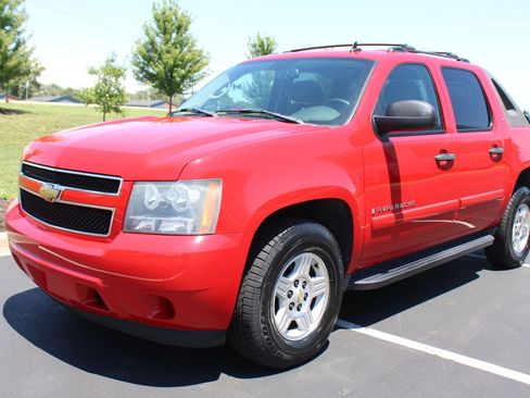 Used 2007 Chevrolet Avalanche LS RWD image 25