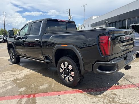 Used 2025 GMC Sierra 2500 Denali w/ Denali Reserve Package AWD/4WD image 12
