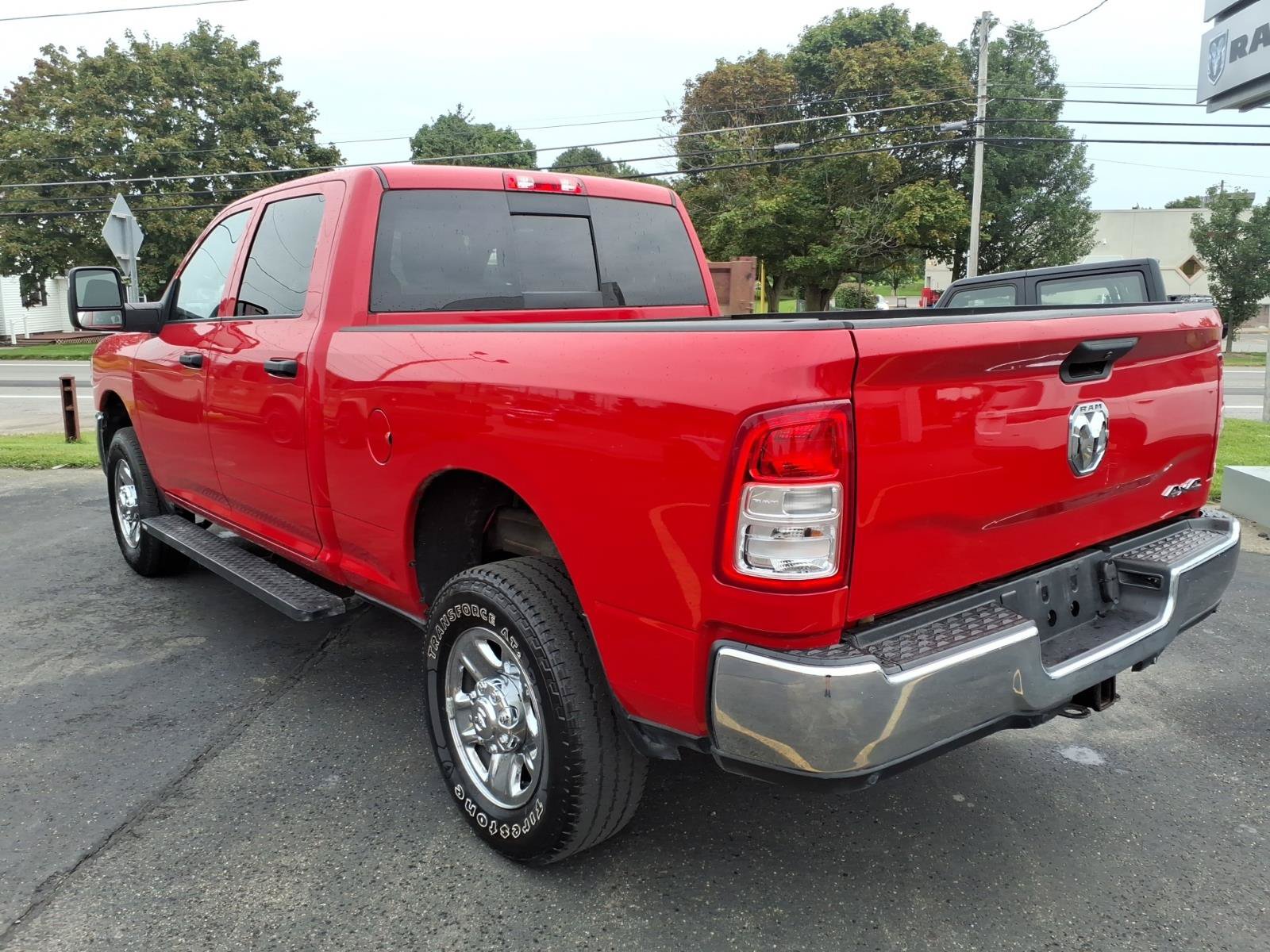 Used 2024 RAM 2500 Tradesman w/ Chrome Appearance Group AWD/4WD image 7