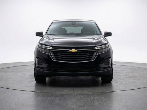 Used 2025 Chevrolet Equinox LT image 2