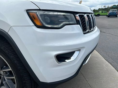 Used 2017 Jeep Grand Cherokee Limited w/ Luxury Group II AWD/4WD image 12