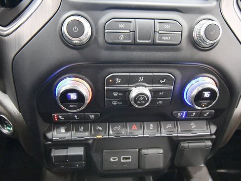 Used 2021 GMC Sierra 2500 Denali w/ Denali Ultimate Package image 25