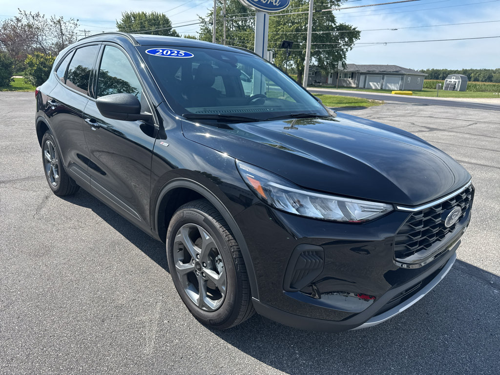 Used 2025 Ford Escape ST-Line w/ Tech Pack #1 AWD/4WD image 5