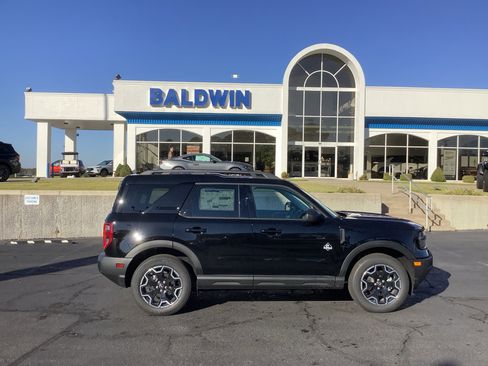 New 2025 Ford Bronco Sport Outer Banks image 8