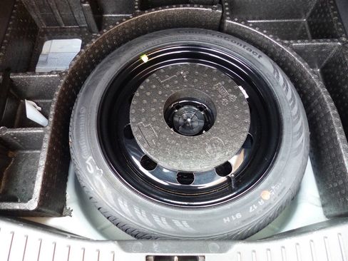 Used 2018 Ford Focus ST image 21