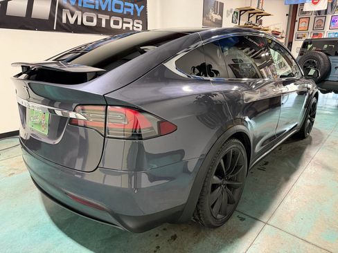 Used 2019 Tesla Model X 75D image 6