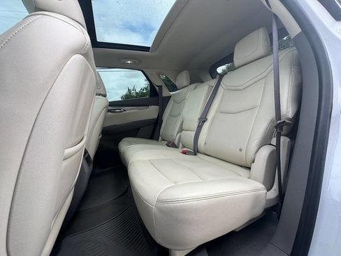 Used 2017 Cadillac XT5 Luxury w/ Driver Awareness Package image 15