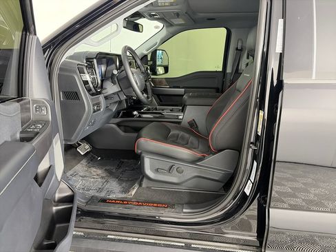 Used 2026 Ford F250 Lariat w/ Black Appearance Package AWD/4WD image 11