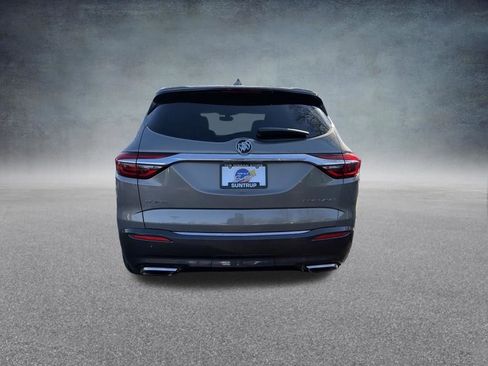 Used 2018 Buick Enclave Essence w/ Trailering Package image 4