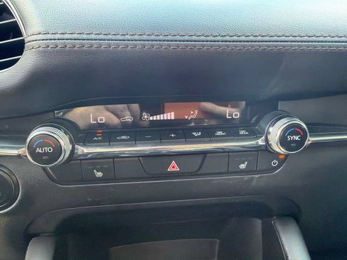 Used 2024 MAZDA MAZDA3 s FWD image 17