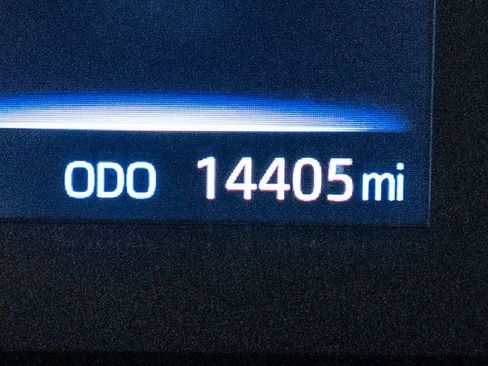 Used 2024 Toyota Corolla SE w/ SE Package image 24