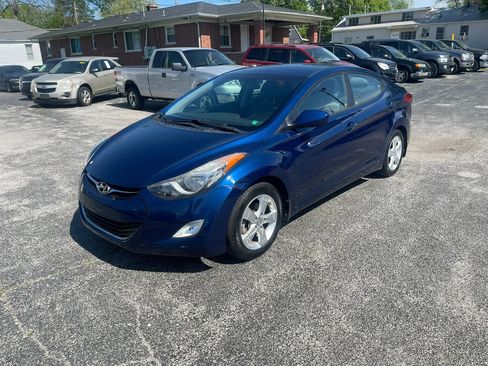 Used 2013 Hyundai Elantra GLS w/ Preferred Pkg image 2