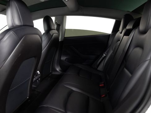 Used 2020 Tesla Model 3 Standard Range Plus RWD image 18