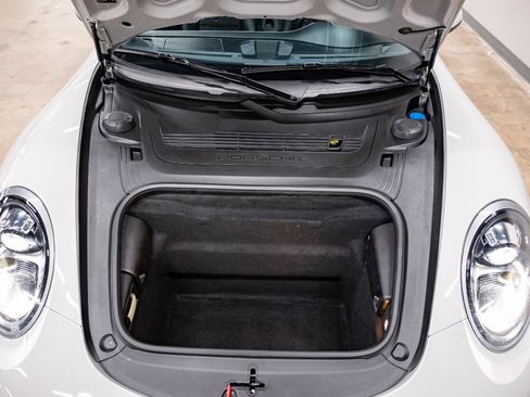 Used 2019 Porsche 911 Carrera 4 AWD/4WD image 19