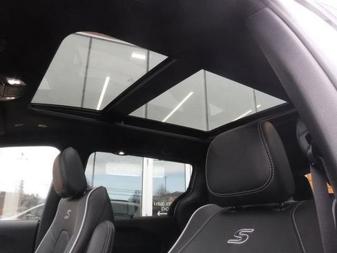 New 2026 Chrysler Pacifica Limited image 14