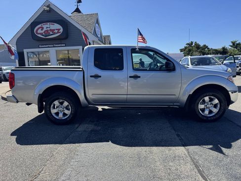 Used 2011 Nissan Frontier SV AWD/4WD image 11