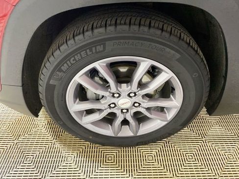 Used 2023 GMC Terrain SLT image 22